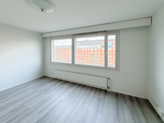 Rental Tampere Keskusta 1 room Hissitalon 7/8 kerroksen tilava yksiö Hämeenpuiston laidalla.