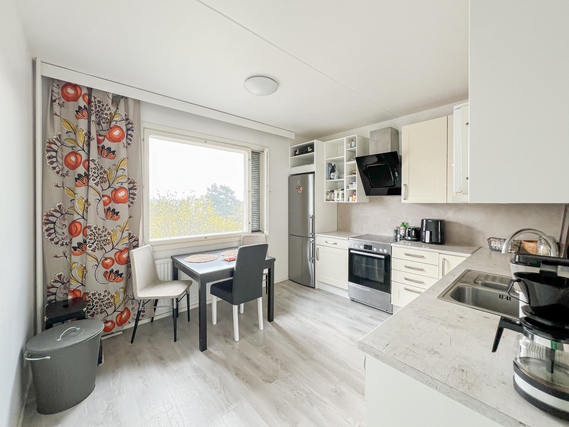 Rental Espoo Matinkylä 2 rooms Neljännen kerroksen koti, suositulla sijainnilla!