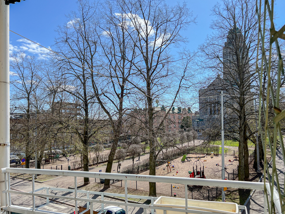 Rental Helsinki Kallio 2 rooms Siistikuntoinen kolmannen kerroksen läpitalon huoneisto suositulla sijainnilla.