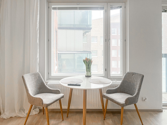 Rental Vantaa Tikkurila 2 rooms Kaunis neljännen kerroksen koti keskeisellä sijainnilla!