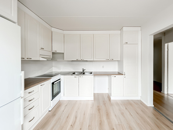 Rental Akaa  3 rooms Siistikuntoinen koti omalla pihalla ja vaatehuoneella varustettuna,