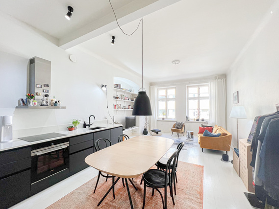 Rental Helsinki Ullanlinna 2 rooms Kaunis, tunnelmallinen , valoisa ja avara, sitä kaikkea on tämä ihana kaksio.