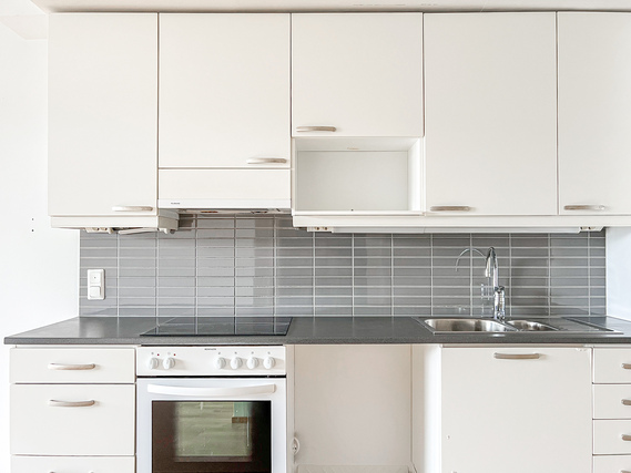 Rental Espoo Leppävaara 2 rooms Viidennen kerroksen tilava koti, hyvin hoidetussa taloyhtiössä, heti kauppakeskus Selloa vastapäätä!