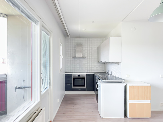 Vuokra-asunto Espoo Matinkylä Yksiö Ylimmän 7. kerroksen tilava parvekkeellinen yksiö, erinomaisella sijainnilla!