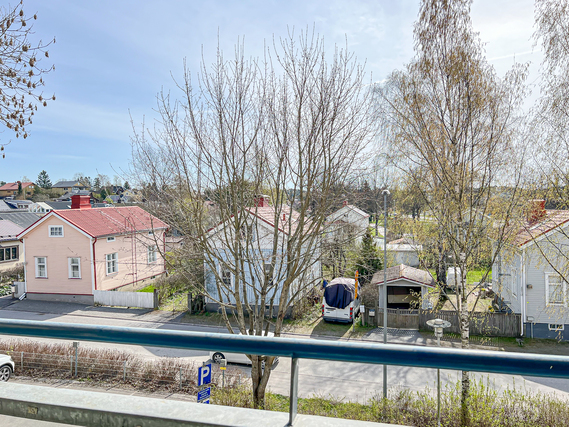 Vuokra-asunto Turku Martti Kaksio Hissitalon toisen kerroksen tilava ja valoisa koti.