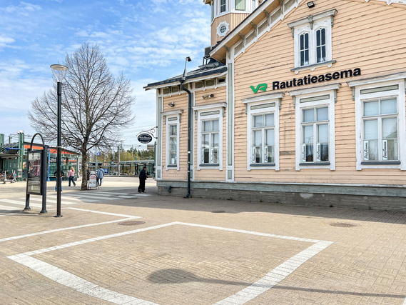 Vuokra-asunto Kerava Kurkela Kaksio Ihastuttavan avara parvekkeellinen koti. Taloyhtiössä on mm. uima-allas ja sauna.