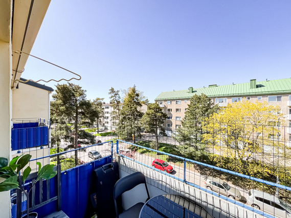 Vuokra-asunto Helsinki Roihuvuori Kaksio Valoisa ylimmän kerroksen parvekkeellinen koti kivalla paikalla,.