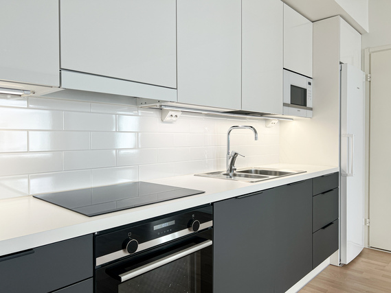 Rental Vantaa Myyrmäki 3 rooms Heti vapaa saunallinen koti loistavalla sijainnilla! Autohallipaikka 100¤/kk saatavilla.