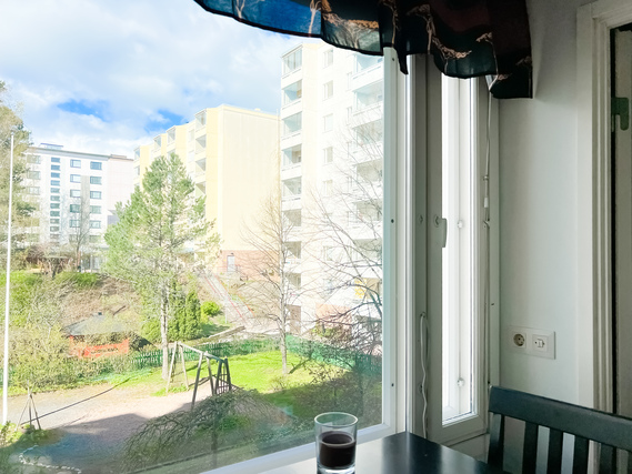 Vuokra-asunto Tampere Hervanta Yksiö Perussiisti koti tilavalla huoneella ja keittokomerolla varustettuna.