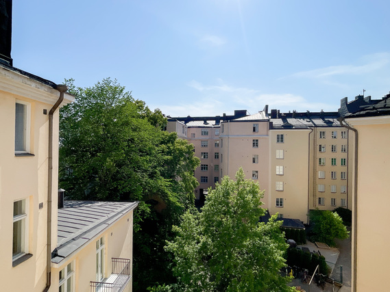 Rental Helsinki Töölö 1 room Ylimmän kerroksen kaunis koti ihastuttavin maisemin rauhaisalle sisäpihalle!