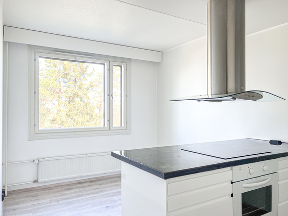 Vuokra-asunto Espoo Kivenlahti Kaksio Upeasti remontoitu kompakti koti rauhallisella sijainnilla, missä taloyhtiössä mm. uima-allas!