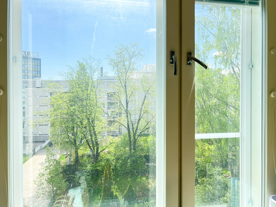 Vuokra-asunto Helsinki Harju Kaksio Viihtyisä viidennen kerroksen koti rauhallisin näkymin, ilmansuunta on kaakkoon.