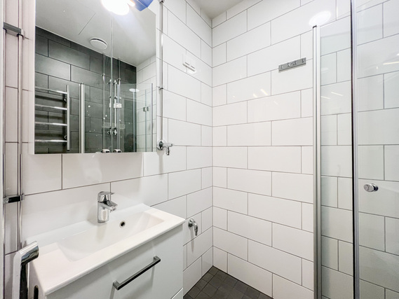 Rental Helsinki Kallio 2 rooms Valoisa ja tilava koti juuri remontoidulla kylpyhuoneella, halutulla sijainnilla!