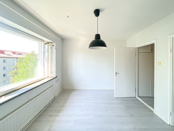 Vuokra-asunto Helsinki Herttoniemi Yksiö Valoisa ylimmän kerroksen koti.
