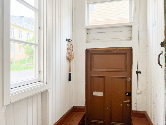Vuokra-asunto Turku  Kaksio Ihastuttava puutalokoti varaavalla takalla.