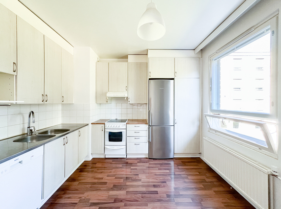 Rental Espoo Vallikallio 2 rooms Keittiössä on tilaa ruokapöydälle
