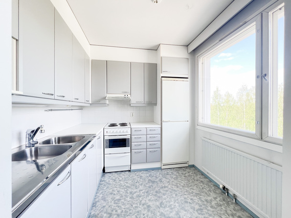 Rental Heinola Tommola 1 room Ylimmän kerroksen valoisa koti hissitalossa ja päättyvän kadun varrella.