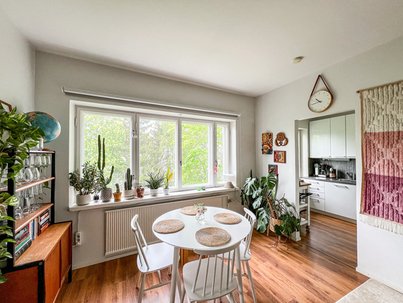 Rental Helsinki Käpylä 2 rooms 3. kerroksen hyväkuntoinen ja valoisa kulmahuoneisto odottaa uusia asukkaitaan!