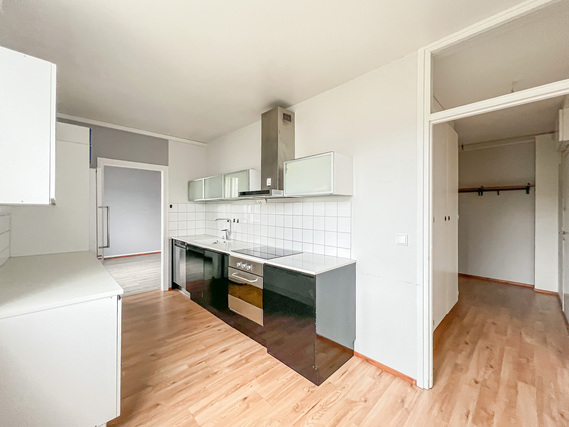 Rental Helsinki Oulunkylä 3 rooms Toisen kerroksen tilava läpitalon kolmio rauhallisella sijainnilla.