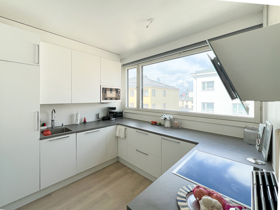 Rental Helsinki Kallio 2 rooms Seitsemännen kerroksen valoisa koti
