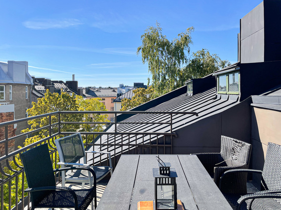 Vuokra-asunto Helsinki Punavuori Yksiö Tilava yhden huoneen koti sisäpihan suojassa