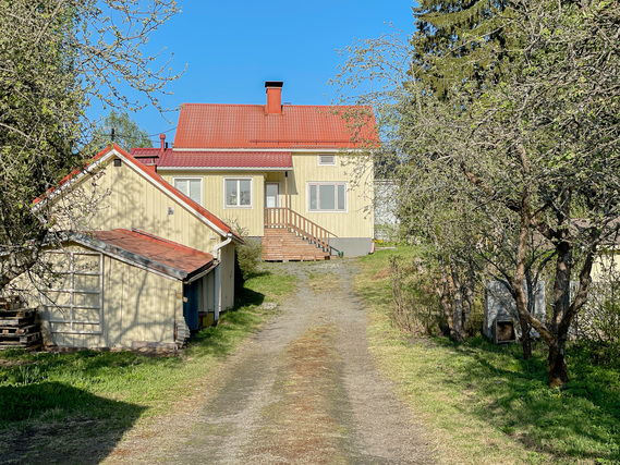 Vuokra-asunto Lempäälä Pappila 4 huonetta Viehättävä rintamamiestalo puusaunalla ja tilavilla, valoisilla huoneilla varustettuna.