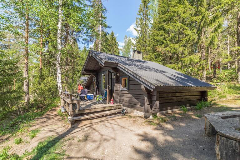 Vuokramökki Hämeenlinna, Ahdinkämppä wilderness cabin 